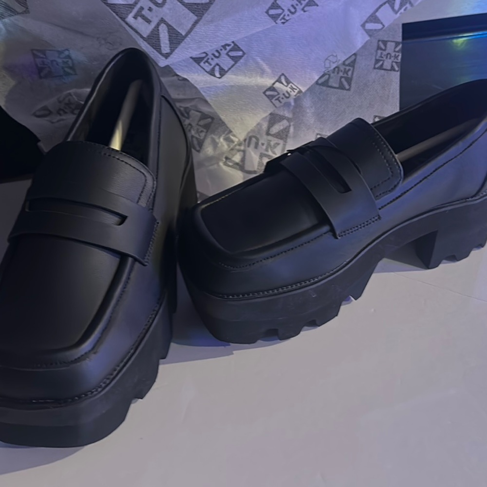 T.U.K. Black Vegan TUKskin Nosebleed Square Toe Loafers - Size 6 ❤️💋 - Picture 17 of 17